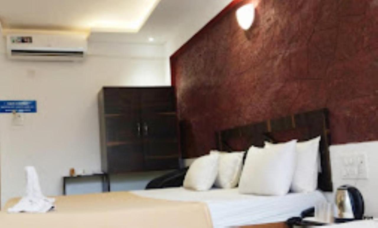 Blue Sea Beach Resort Mālvan Εξωτερικό φωτογραφία